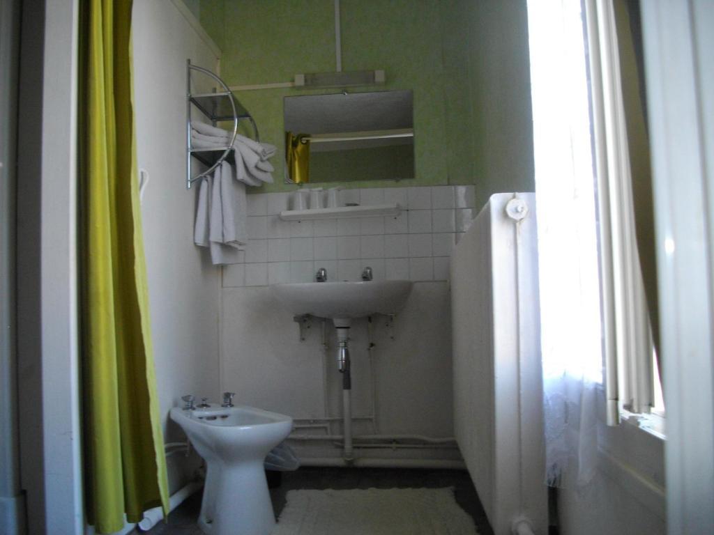 Hotel Le Parisien Saintes Habitación foto