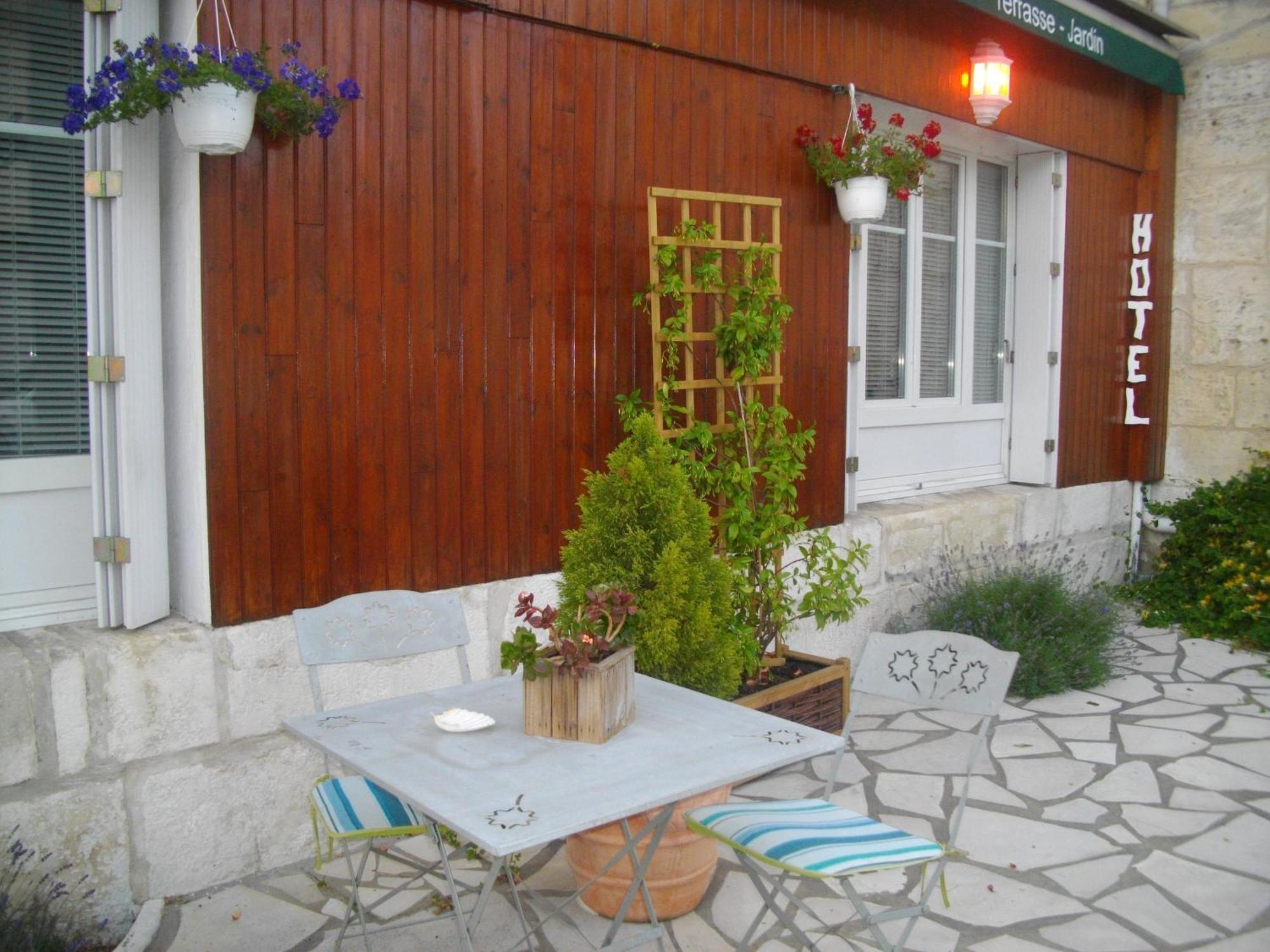 Hotel Le Parisien Saintes Exterior foto