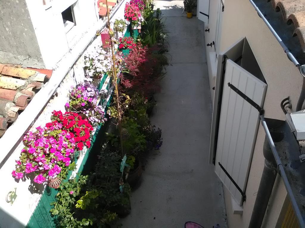 Hotel Le Parisien Saintes Exterior foto